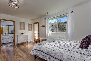 3 Schlafzimmer, Schreibtisch, Bügeleisen/Bügelbrett, kostenloses WLAN