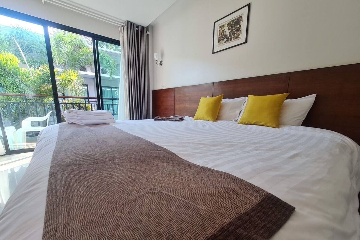 Free WiFi, bed sheets