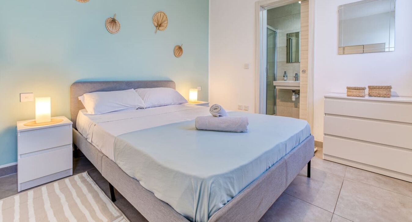 Desk, iron/ironing board, travel crib, WiFi