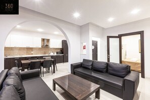 Interior - Seafront 4BR APT with mesmerising Balcony & VIEWS (Tas-Sliema)