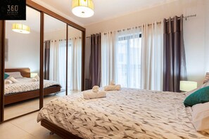 3 Schlafzimmer, Schreibtisch, Bügeleisen/Bügelbrett, Reisekinderbett