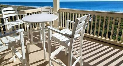 Oceanfront Lookout, pet friendly with pool