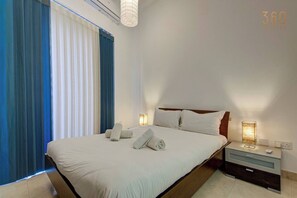 2 عدّة غرف نوم ومكتب ومكواة/لوح كي وسرير سفر