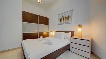 2 bedrooms, desk, iron/ironing board, travel cot