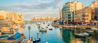 Central APT 5mins to promenade with SOFA AC & WIFI