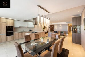 Dining - Seafront, designer APT with Private Terrace + WIFI (Tal-Pietà)