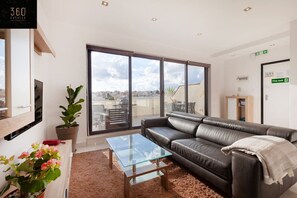 Télévision, chaîne hi-fi