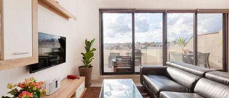 Fernseher, Stereoanlage