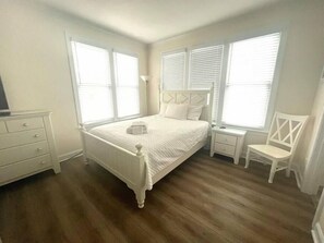 3 bedrooms, iron/ironing board, WiFi, bed sheets - Island Treasure, CB Oceanfront Retreat (Carolina Beach)