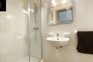 Hair dryer, towels