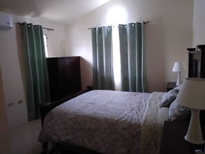 2 Schlafzimmer, Bügeleisen/Bügelbrett, kostenloses WLAN, Bettwäsche