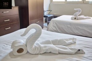 Skrivebord, strygejern/strygebræt, weekendseng, gratis Wi-Fi