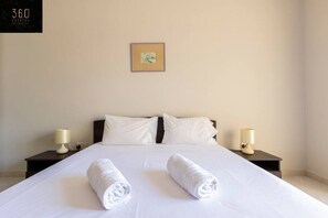 3 bedrooms, desk, iron/ironing board, travel cot