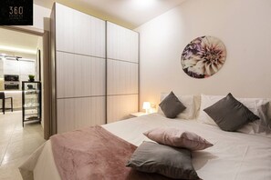 3 bedrooms, desk, iron/ironing board, travel cot