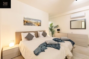 3 Schlafzimmer, Schreibtisch, Bügeleisen/Bügelbrett, Reisekinderbett