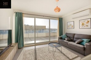 TV, Netflix, streaming services