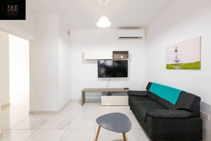 TV - Beautiful, central home with all amenities + WIFI (Tal-Pietà)