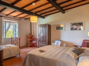 4 chambres, fer et planche à repasser, Internet gratuit