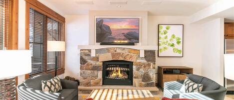 TV, fireplace