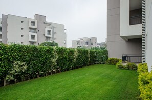 Property grounds - VESTA - Luxury apt - 2BR - CFC (II) (New Cairo City)