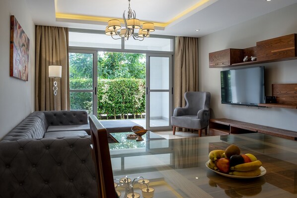 Smart TV - VESTA - Luxury apt - 2BR - CFC (II) (New Cairo City)