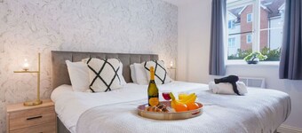 Beautiful Apartment - Close to City Centre -Free Parking, Fast Wifi & SmartTV 