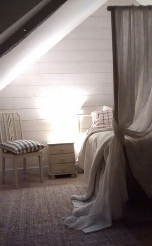 2 slaapkamers, een strijkplank/strijkijzer, gratis wifi, beddengoed