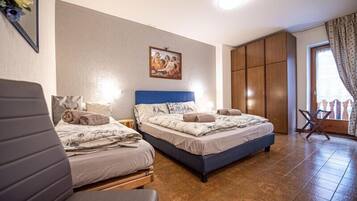 2 Schlafzimmer, Reisekinderbett, WLAN, BettwÀsche