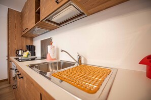 Refrigerador, microondas, parrilla de estufa y lavavajillas 