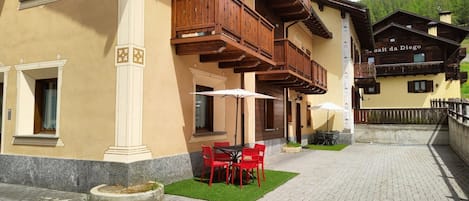 Esterni