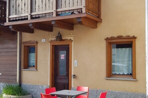 屋外ダイニングエリア