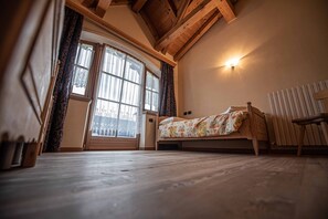 1 bedroom, WiFi, bed sheets - Come and discover the tranquility of Chalet Amalia! (Livigno)
