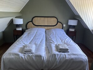 3 chambres, accès au Wi-Fi (inclus), literie fournie