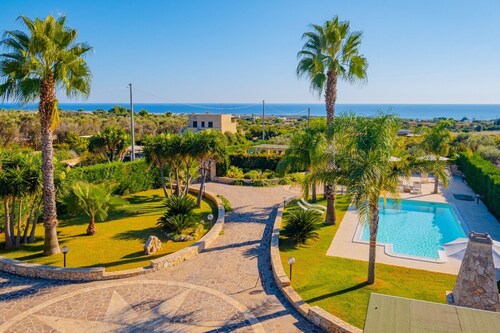 VILLA SELENE CON PISCINA ESCLUSIVA-SOLARIUM-CLIMATIZZATA-SALENTO ZONA MALDIVE