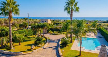 VILLA SELENE CON PISCINA ESCLUSIVA-SOLARIUM-CLIMATIZZATA-SALENTO ZONA MALDIVE