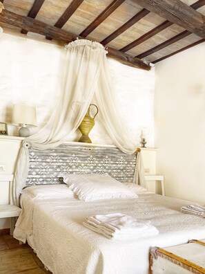 2 室のベッドルーム、アイロン / アイロン台、WiFi (無料)、ベッドシーツ