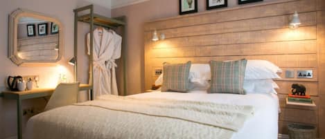 Double Room | Desk, free cots/infant beds, free WiFi, bed sheets