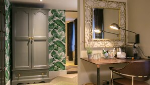 A room with a wardrobe, a desk with a lamp, a chair, and a mirror. - Huntsman of Brockenhurst (Brockenhurst)