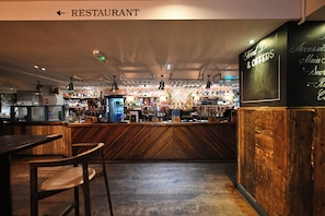 Bar (on property) - The King's Head (Beverley)