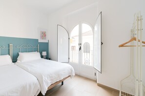 1 chambre, fer et planche à repasser, Wi-Fi, draps fournis