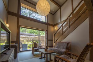 Minibar, caja de seguridad en la habitación, wifi gratis y ropa de cama 