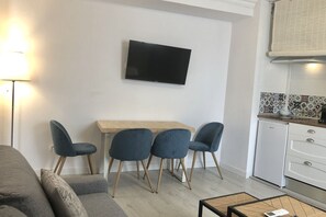 Nicht klassifiziertes Bild, 2 von 14, Schaltfläche