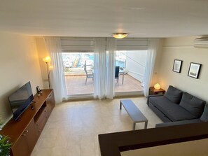 TV - Seafront Duplex in L'Ametlla de Mar (L'Ametlla de Mar)