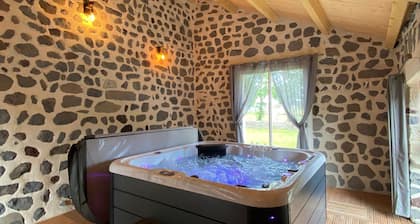 GĂźte moderne Ă Arlempdes: spa, terrasse, grands espaces et visites culturelles