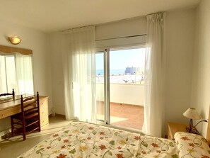 3 bedrooms, free WiFi, bed sheets - Duplex Tout-Confort près de la Plage avec Terrasse - L'Ametlla de Mar, Costa Dorada, Espagne (L'Ametlla de Mar)