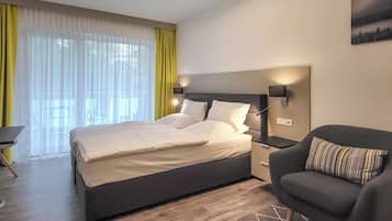 Double Room, Balcony | Hypo-allergenic bedding, minibar, in-room safe, blackout drapes