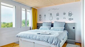 Deluxe Studio | 1 bedroom, down duvets, memory-foam beds, in-room safe
