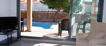 Villa with Private Pool, 100m from Sea, Spacious Garden, Near Calafat in Costa Dorada