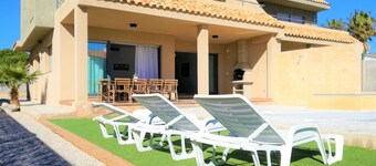 Villa with Private Pool, 100m from Sea, Spacious Garden, Near Calafat in Costa Dorada