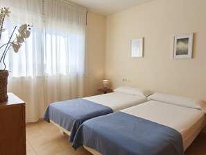 3 bedrooms, bed sheets - Beautiful Family Duplex by the Sea (L'Ametlla de Mar)